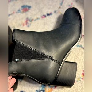 Toms Esme ankle black boots